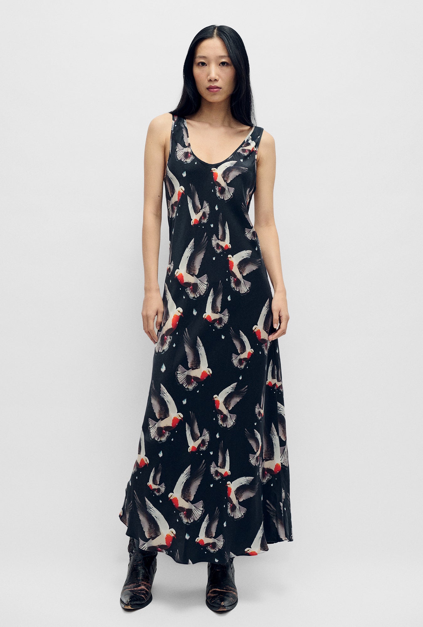 SCOOP NECK DRESS BLEEDING DOVE
