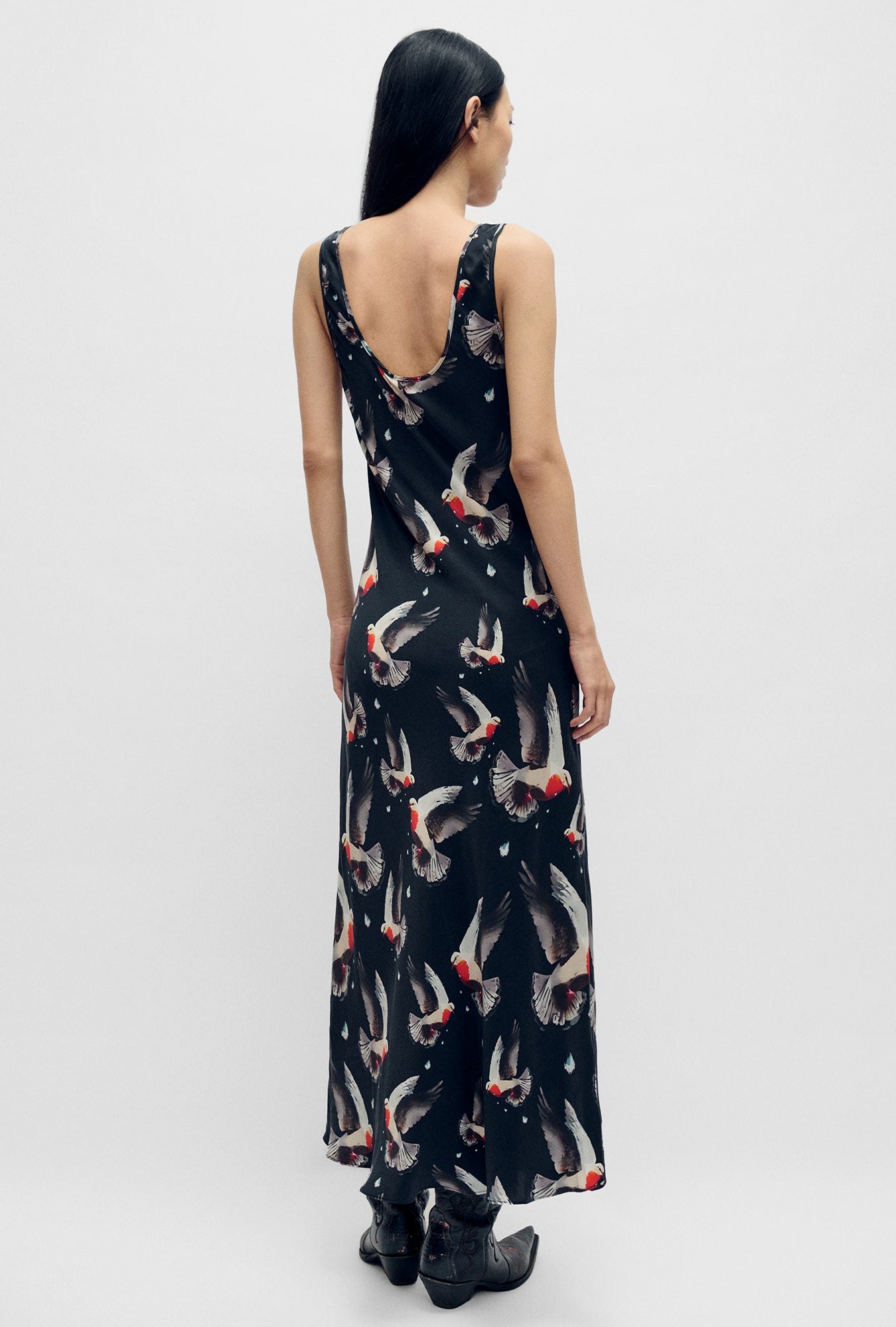 SCOOP NECK DRESS BLEEDING DOVE