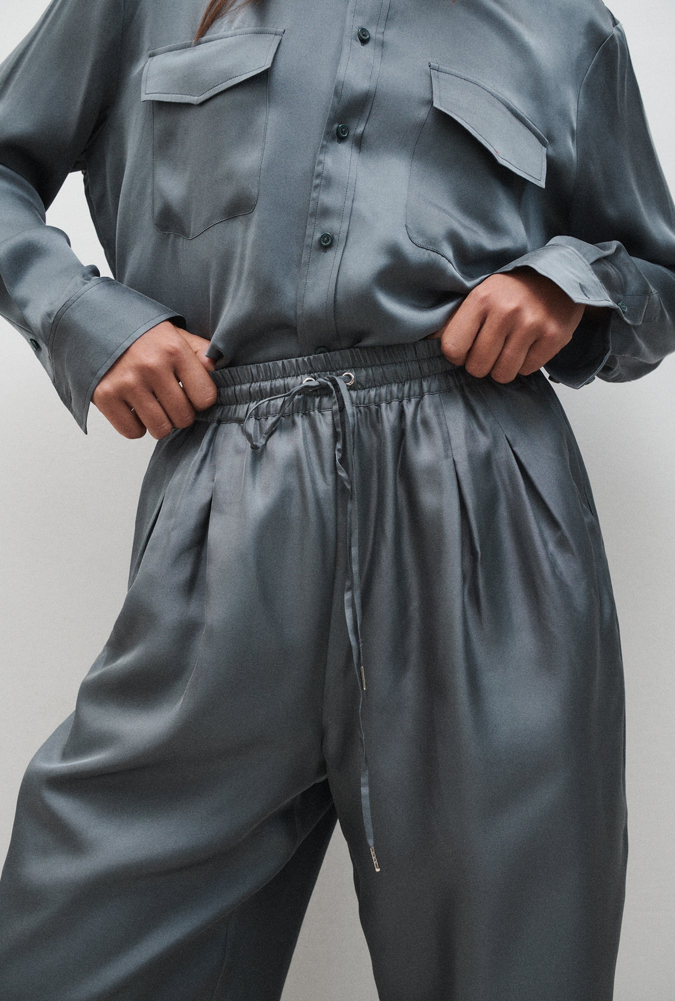 TWILL SLOUCH PANTS SLATE